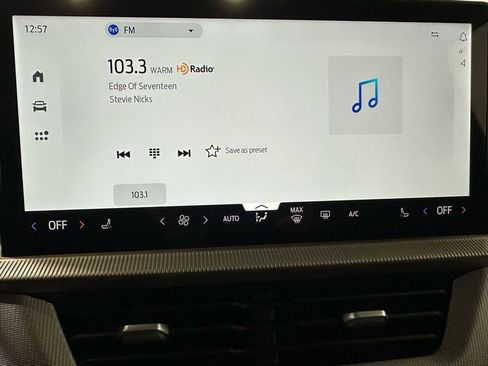 Used 2025 Ford Explorer Active image 31