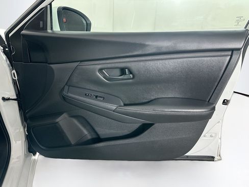 Used 2025 Nissan Sentra S FWD image 30