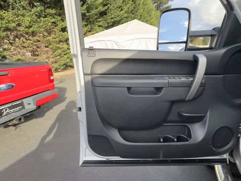 Used 2011 Chevrolet Silverado 3500 LT image 13