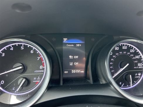 Used 2018 Toyota Camry LE image 18