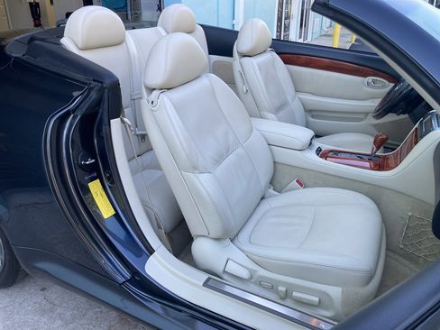 Used 2008 Lexus SC 430 Convertible image 16