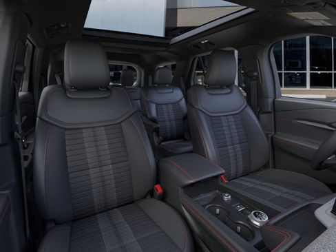 New 2026 Ford Explorer ST-Line w/ ST-Line Street Pack AWD/4WD image 18