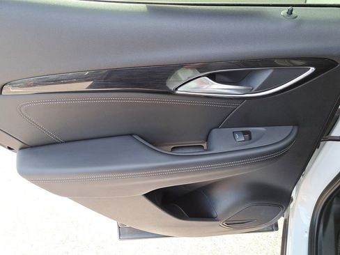 Used 2023 Buick Envision Essence image 8