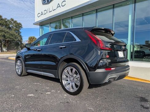 Used 2020 Cadillac XT4 Premium Luxury image 6