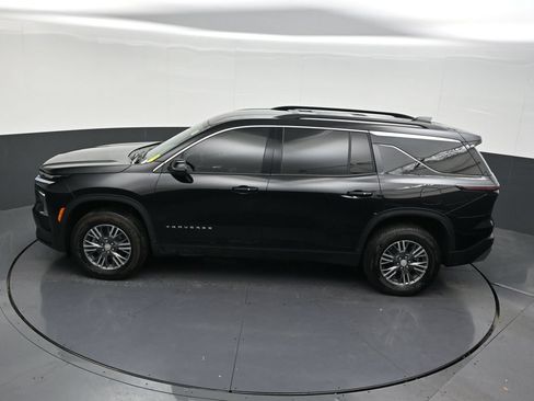 Used 2026 Chevrolet Traverse LT FWD image 17