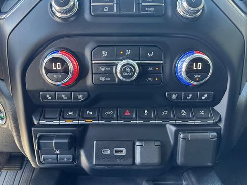 Used 2022 GMC Sierra 1500 Denali w/ Denali Reserve Package AWD/4WD image 17