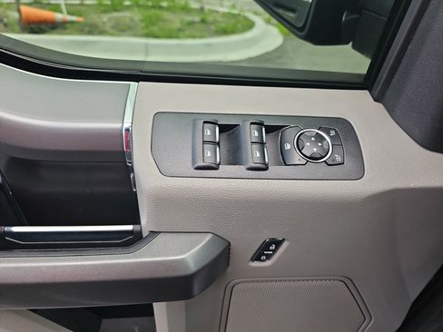 Used 2016 Ford F150 XLT w/ Equipment Group 302A Luxury AWD/4WD image 29