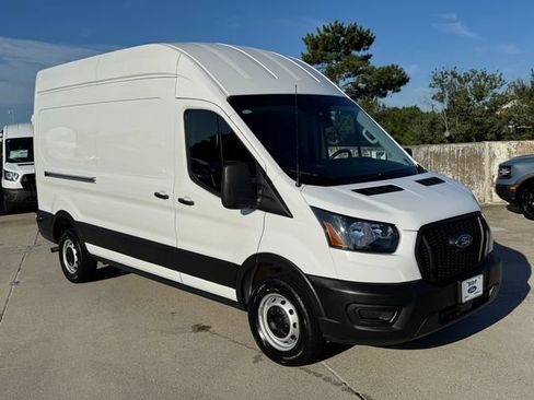 Used 2025 Ford Transit 250 148 High Roof RWD image 3