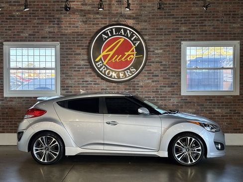 Used 2016 Hyundai Veloster Turbo image 17