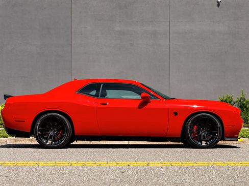 Used 2023 Dodge Challenger SRT Hellcat image 8
