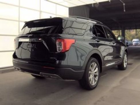 Used 2023 Ford Explorer XLT w/ Equipment Group 202A AWD/4WD image 5