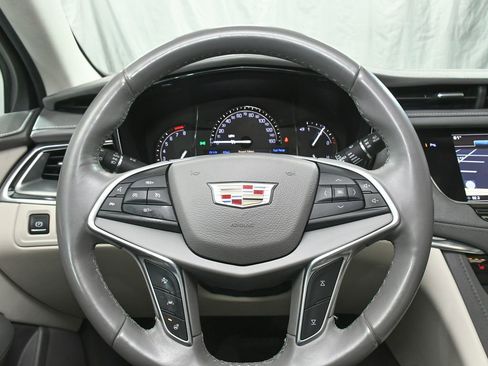 Used 2017 Cadillac XT5 Luxury image 26