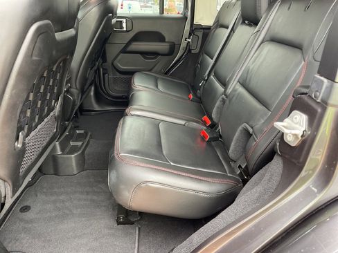 Used 2021 Jeep Wrangler Unlimited Rubicon w/ Xtreme Recon 35" Tire Package image 14