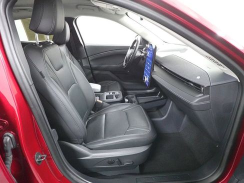 Used 2025 Ford Mustang Mach-E Premium AWD/4WD image 33