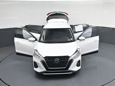 Used 2021 Nissan Kicks SV image 52