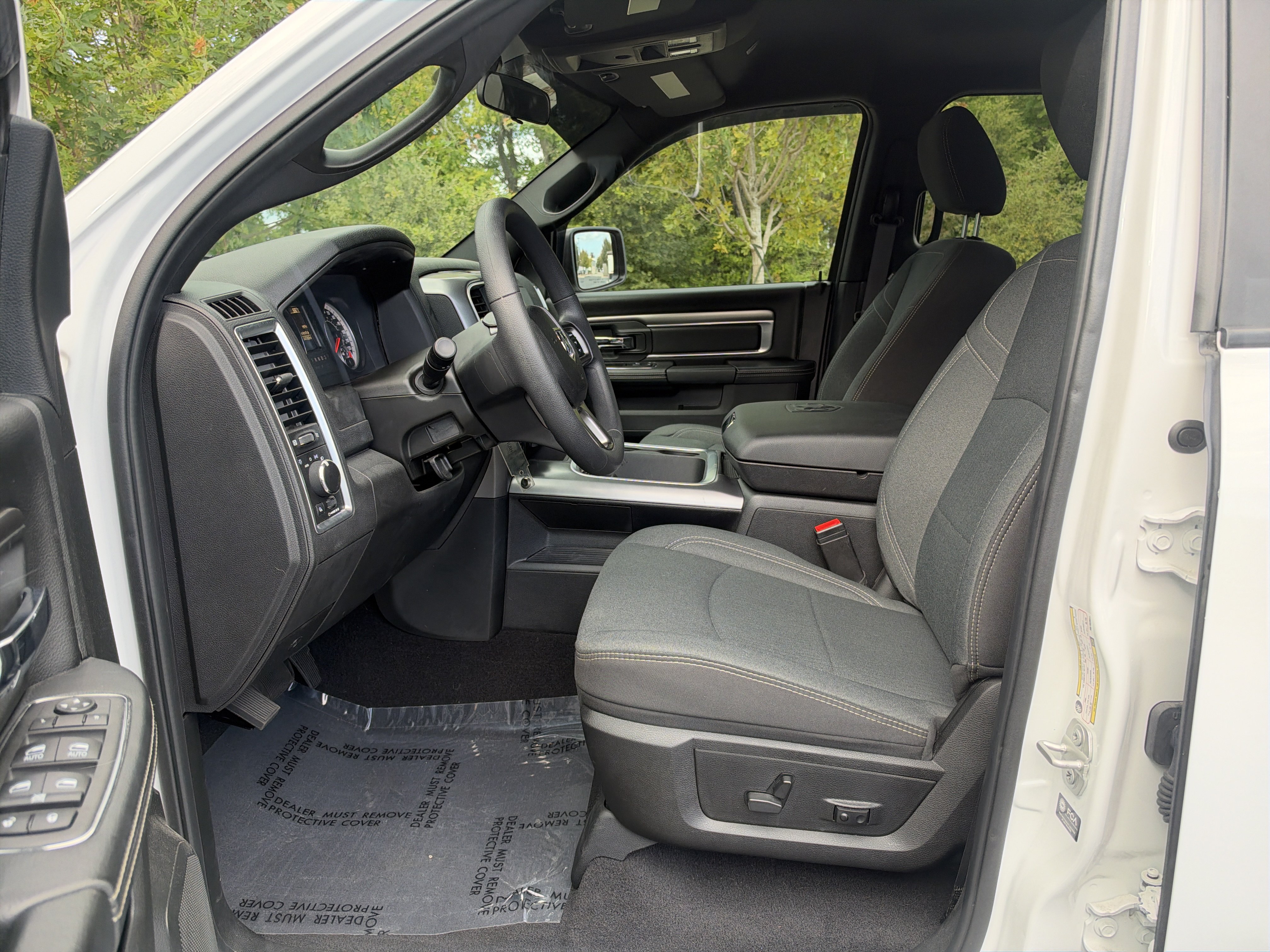 Used 2024 RAM 1500 Warlock AWD/4WD image 15