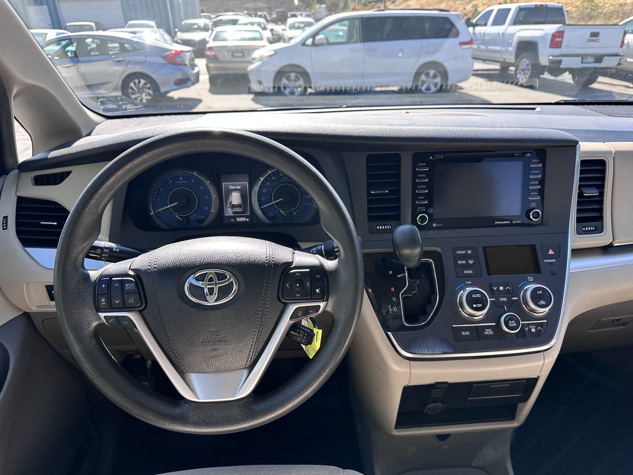 Used 2019 Toyota Sienna LE w/ Protection Package FWD image 7