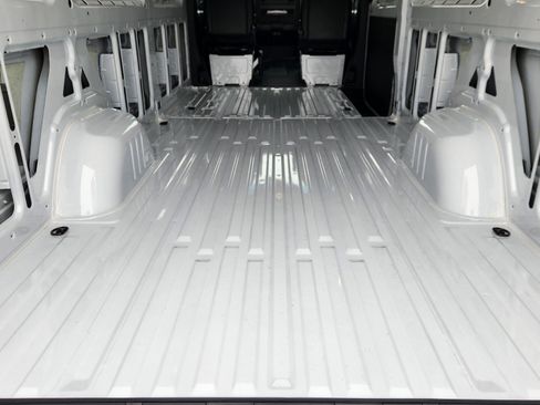 New 2025 Mercedes-Benz Sprinter 2500 image 32