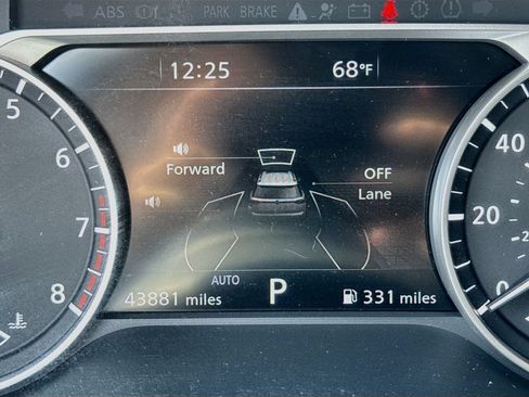 Used 2022 Nissan Pathfinder SL AWD/4WD image 10