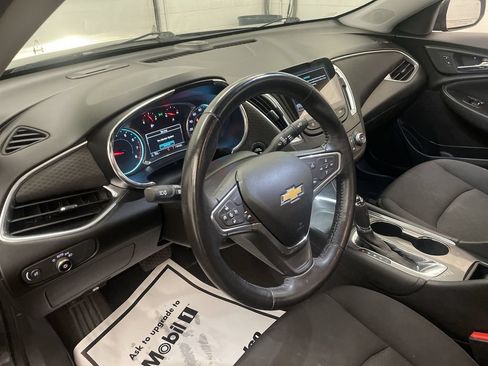 Used 2016 Chevrolet Malibu LT FWD image 4
