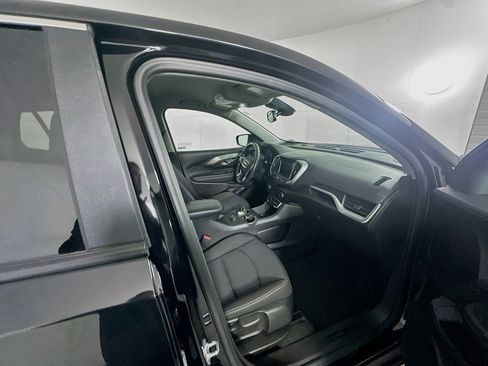 Used 2024 GMC Terrain SLE image 30