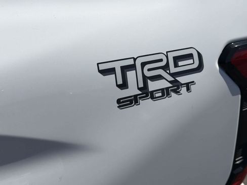 Used 2025 Toyota Tacoma TRD Sport w/ TRD Sport Upgrade Package AWD/4WD image 33