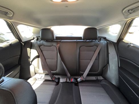 Used 2025 Chevrolet Trax LT FWD image 37
