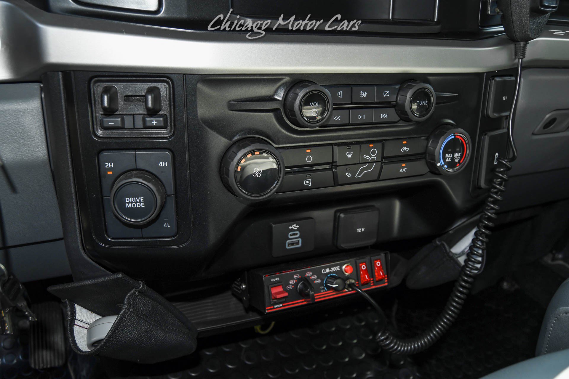 Used 2024 Ford F550 4x4 Regular Cab Super Duty image 15