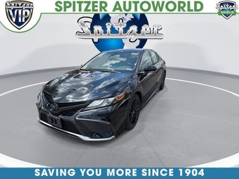 Used 2023 Toyota Camry XSE FWD image 3