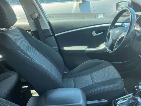 Used 2016 Hyundai Elantra GT w/ Option Group 02 FWD image 3