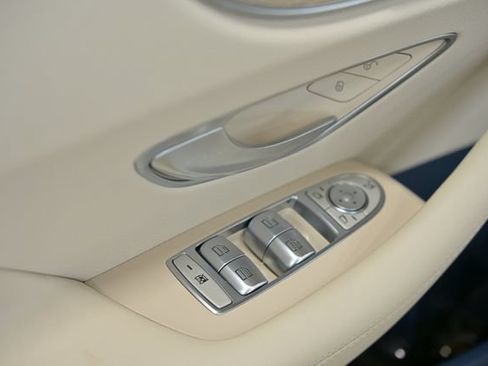 Used 2023 Mercedes-Benz E 450 Cabriolet image 29