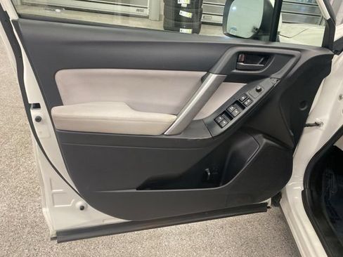 Used 2015 Subaru Forester 2.5i Premium w/ All-Weather Package AWD/4WD image 26