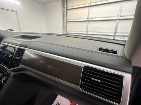 Used 2019 Volkswagen Atlas SEL R-Line AWD/4WD image 15