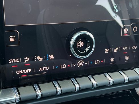 New 2026 GMC Yukon Denali w/ Denali Reserve Package AWD/4WD image 22