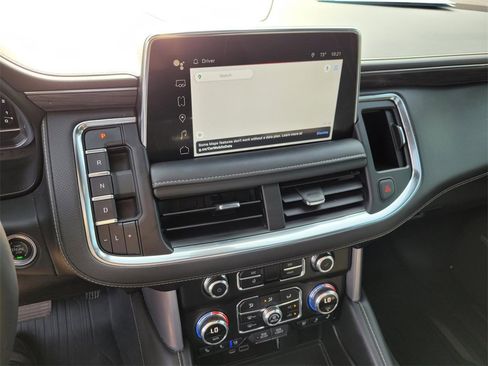 Used 2022 GMC Yukon SLT w/ SLT Luxury Package image 28