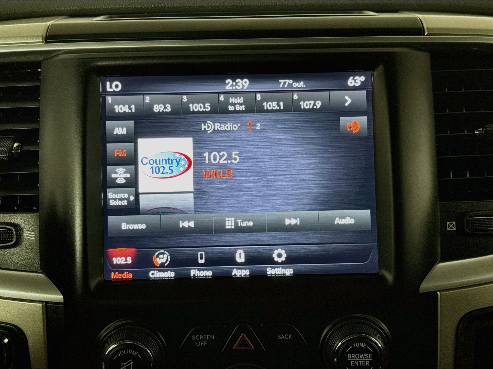 Used 2020 RAM 1500 Classic SLT AWD/4WD image 29