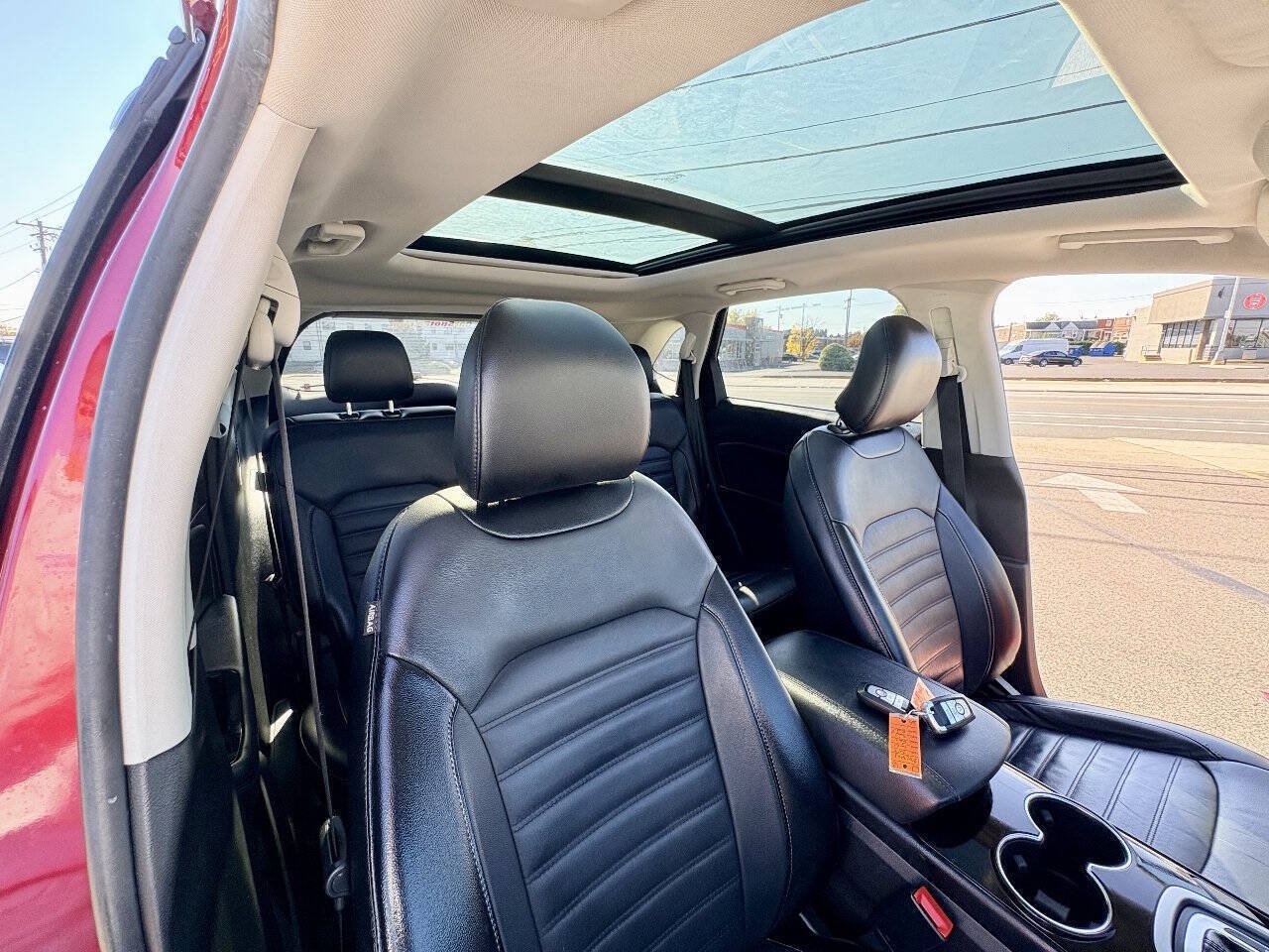 Used 2017 Ford Edge SEL w/ Equipment Group 201A AWD/4WD image 38