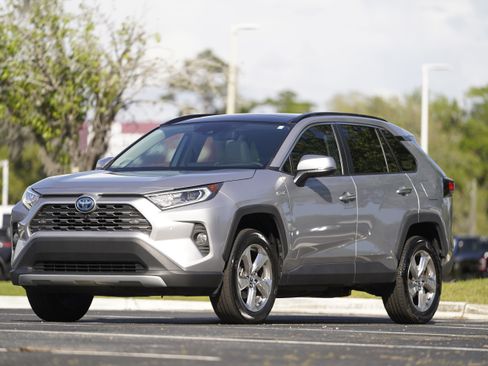 Used 2021 Toyota RAV4 Limited AWD/4WD image 36