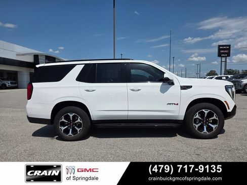 Used 2025 GMC Yukon AT4 AWD/4WD image 9