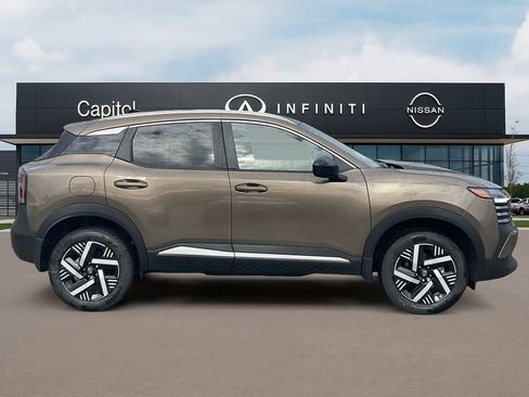 New 2026 Nissan Kicks SV image 4