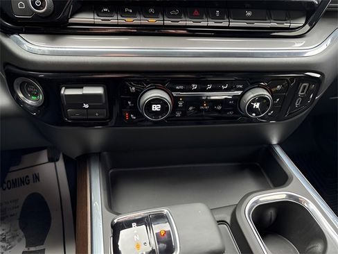 Used 2024 Chevrolet Silverado 1500 High Country image 16