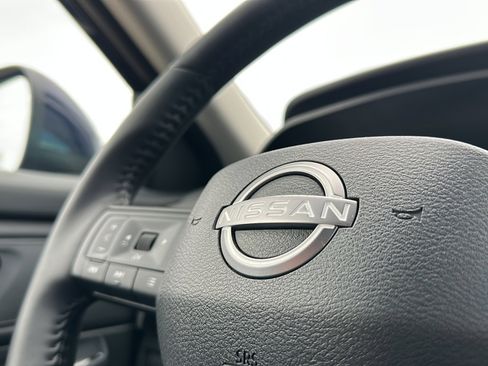 Certified 2025 Nissan Rogue SV image 30