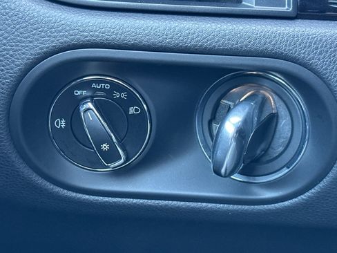 Certified 2023 Porsche Macan image 23