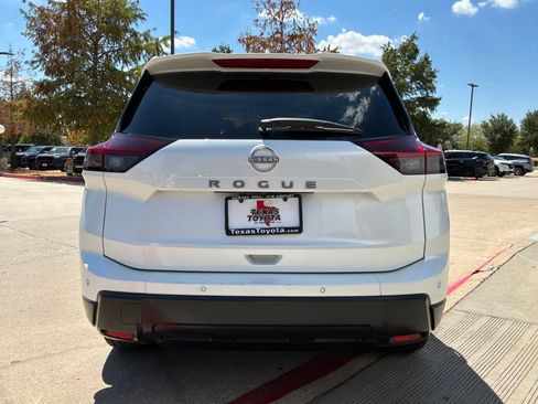 Used 2025 Nissan Rogue SV FWD image 7