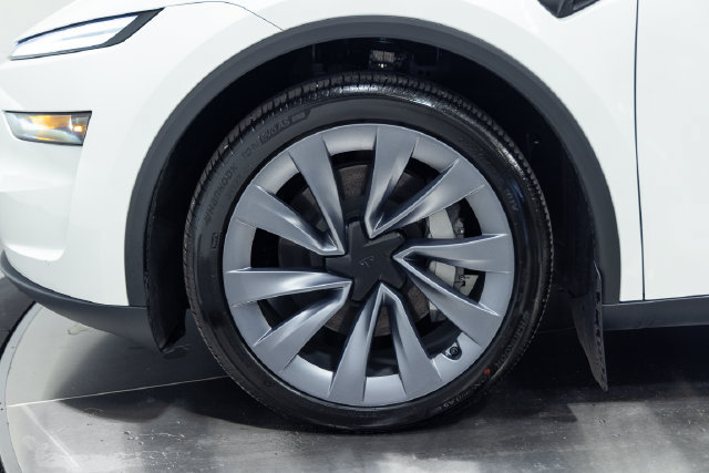 Used 2026 Tesla Model Y Long Range AWD/4WD image 22