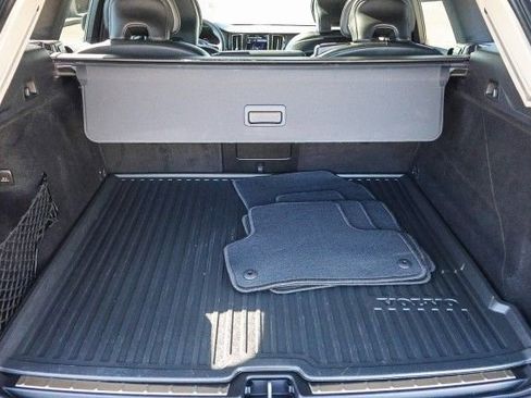 Used 2023 Volvo XC60 B5 Ultimate w/ Climate Package image 25