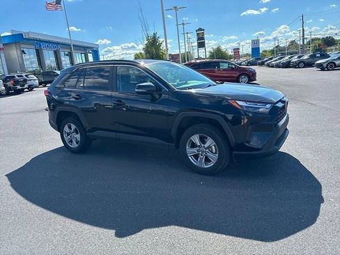 Used 2025 Toyota RAV4 XLE AWD/4WD image 3
