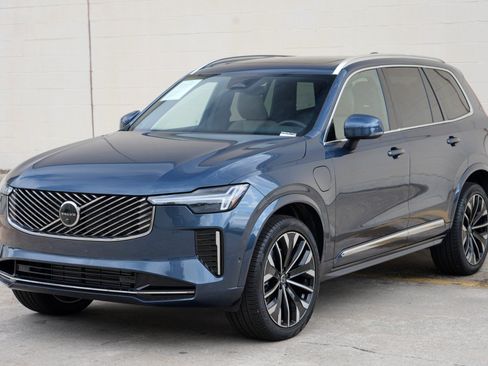 Used 2025 Volvo XC90 T8 Plus w/ Protection Package Premier AWD/4WD image 54
