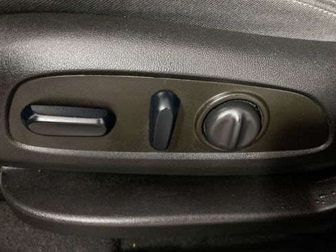 Certified 2023 GMC Terrain SLE w/ Driver Convenience Package image 12