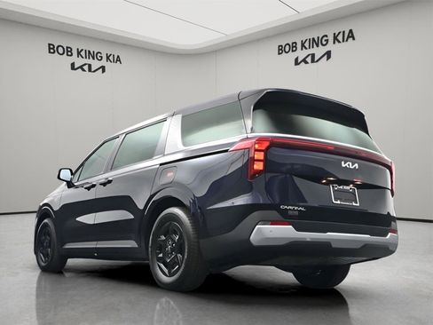 New 2026 Kia Carnival LX FWD image 24